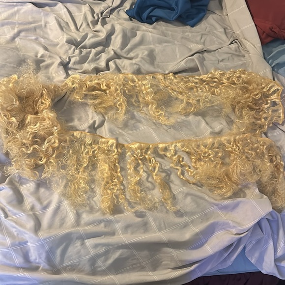 6” Hand Tied New Extensions (Blonde) - Picture 3 of 3